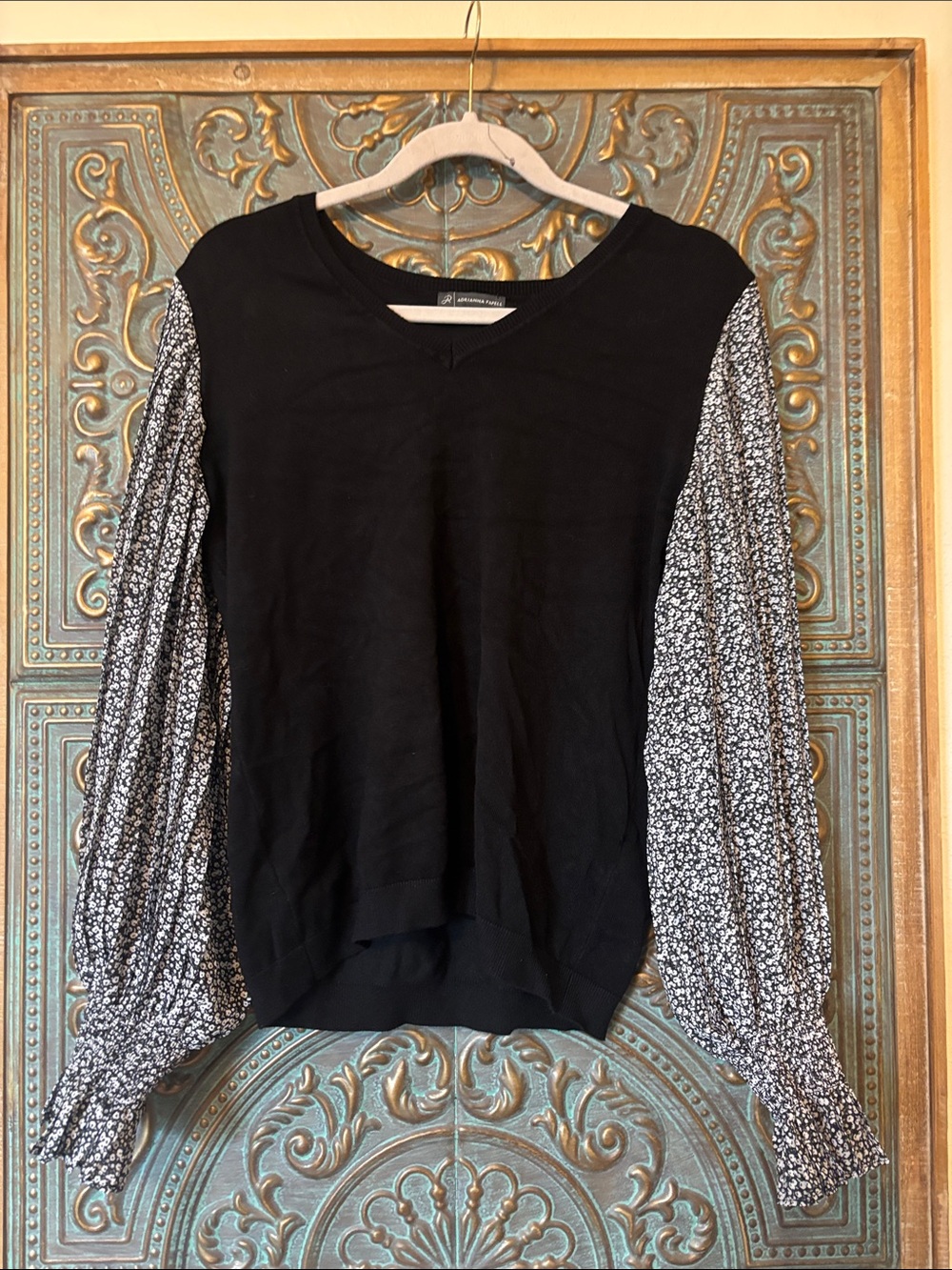 Adrianna Papell Black Pullover with Printed Puff Sleeves